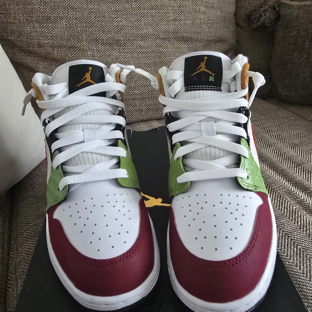 Jordan Air Mid SE (GS) in White, Red, and Black